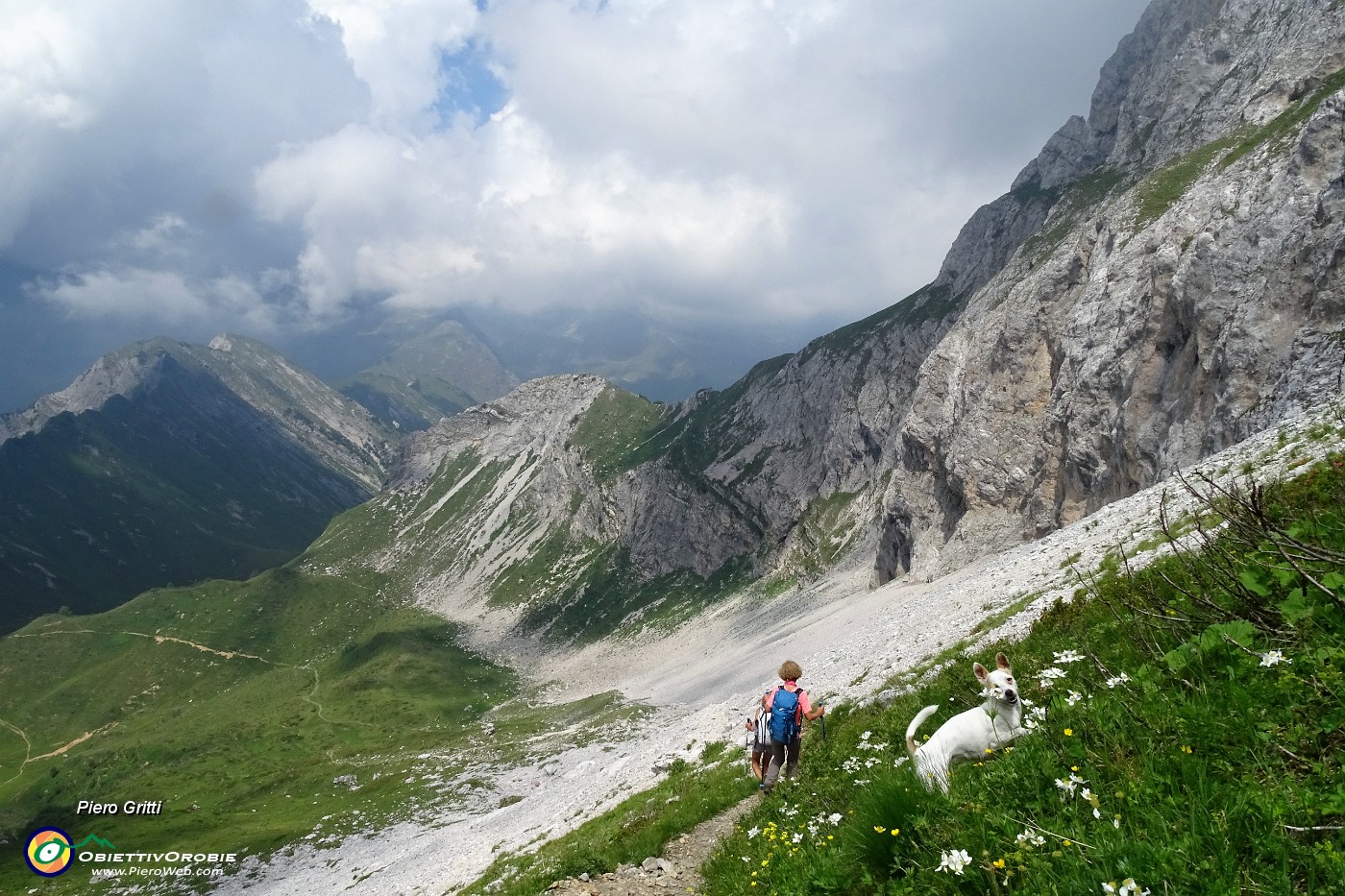 66 In discesa dalla Bocchetta di Corna Piana al Passo Branchino.JPG